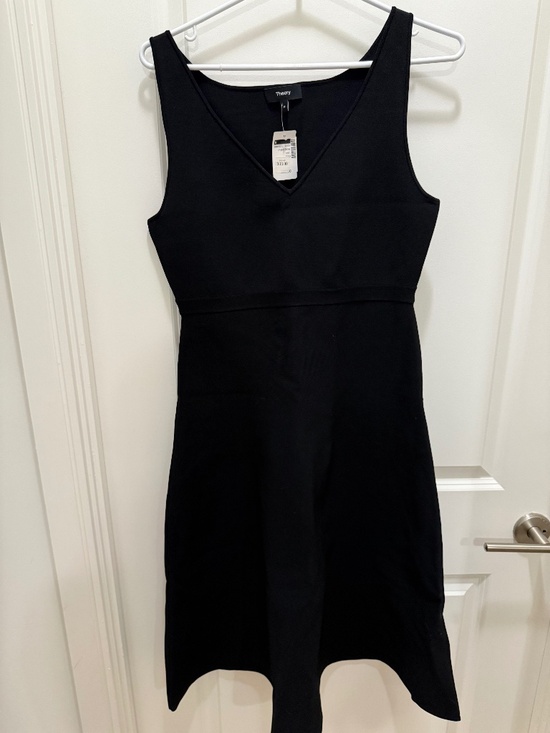 Theory dress - Picture 1 of 2